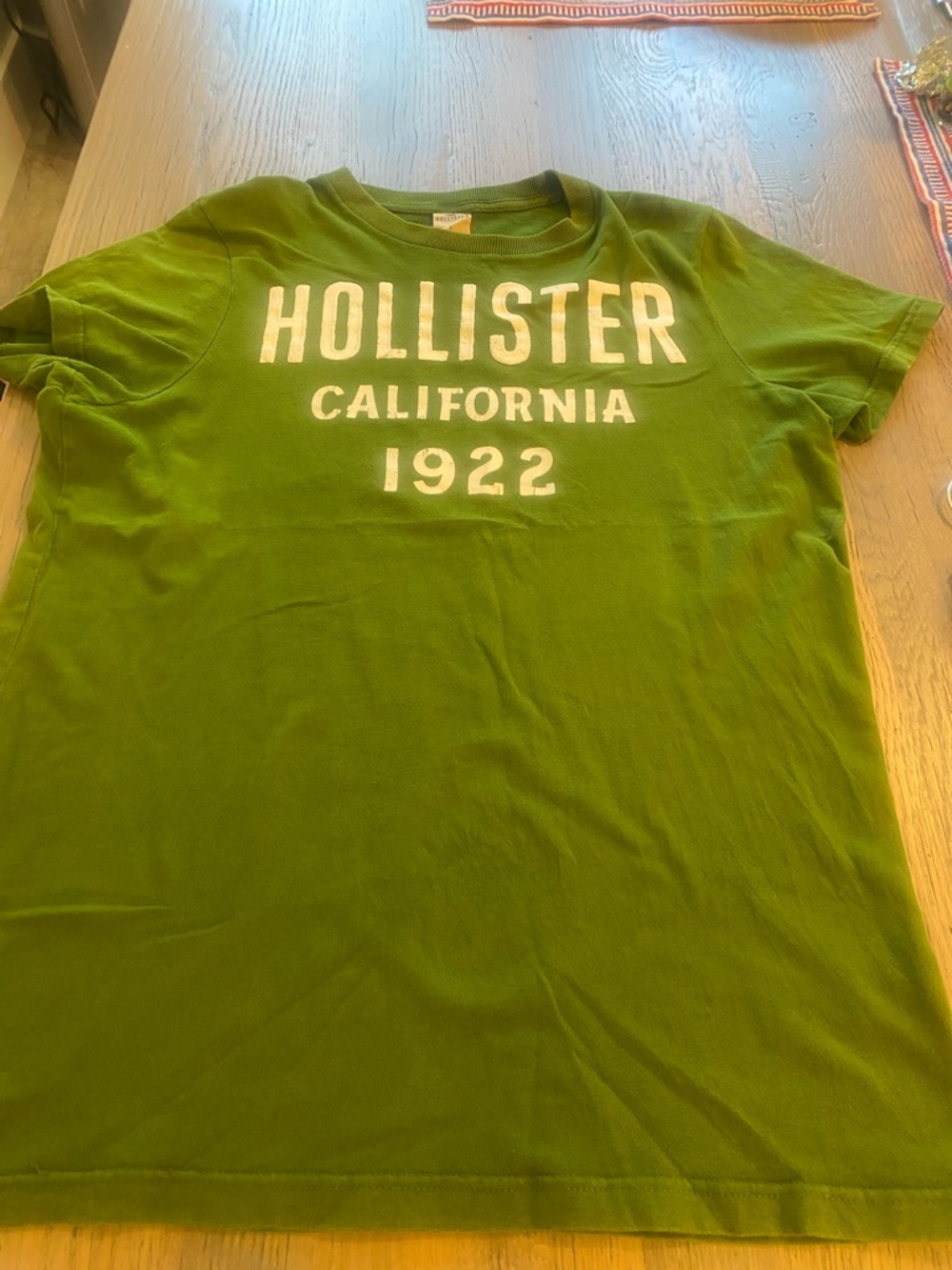Like new-Mens Hollister Olive Green Graphic Logo Tee